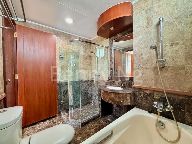 2 Bed Condo for Sale in  Signature Park - Image 7