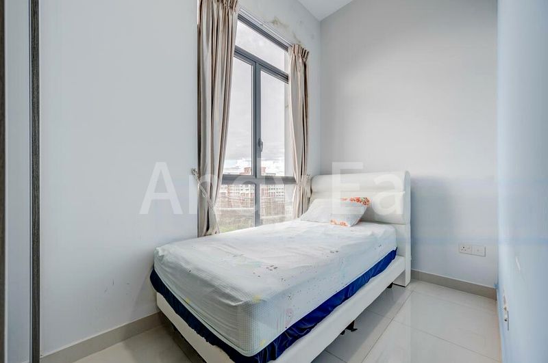 3 Bed Condo for Rent in The Midtown - Image 4