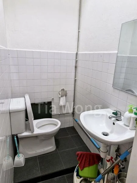 Shop / Shophouse for Rent: 685 Race Course Road - Image 4