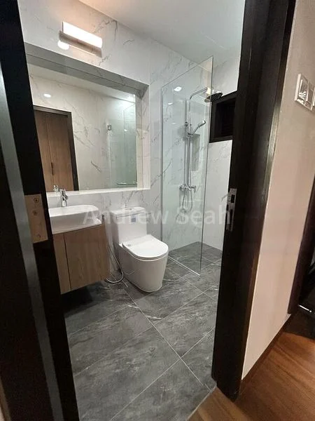 9 Bed Bungalow (Landed) for Rent in  Maple Woods - Image 1