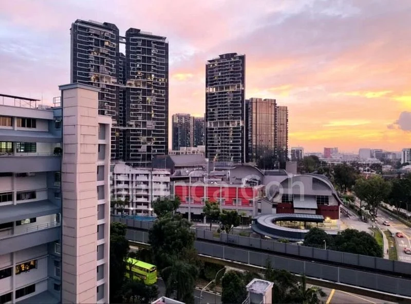 4 Room (4NG) HDB for Sale in 205 Clementi Avenue 6 - Image 5