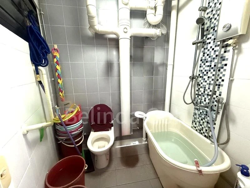 4 Room (4NG) HDB for Sale in 205 Clementi Avenue 6 - Image 4