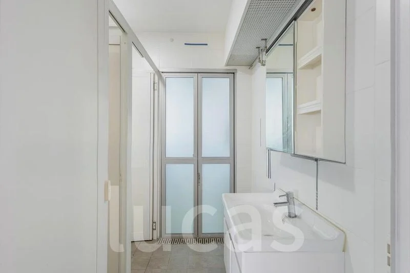 3 Room (3A) HDB for Sale in 23 Teban Gardens Road - Image 3