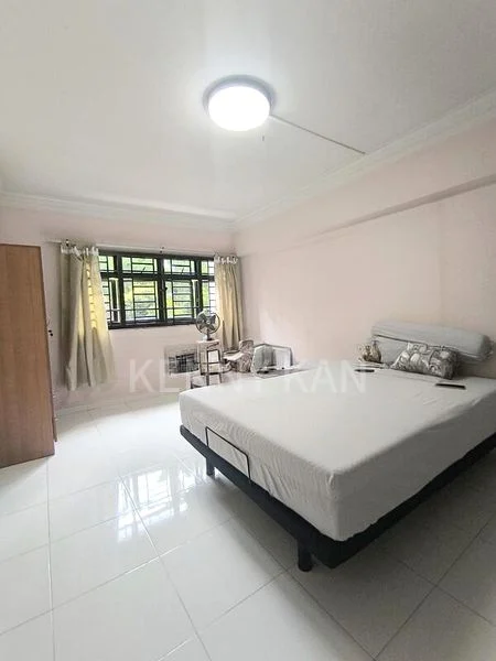 5 Room (5STD) HDB for Sale in  305 Ang Mo Kio Avenue 1 - Image 7