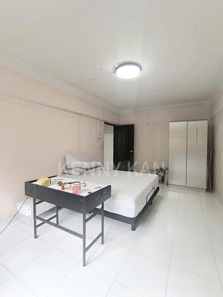 5 Room (5STD) HDB for Sale in  305 Ang Mo Kio Avenue 1 - Image 10