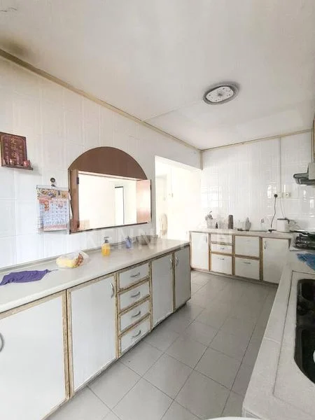 5 Room (5STD) HDB for Sale in  305 Ang Mo Kio Avenue 1 - Image 6