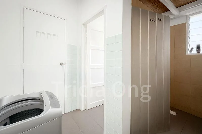 5 Bed Walk-up Apartment (Condo) for Sale in  Macpherson Road - Image 5