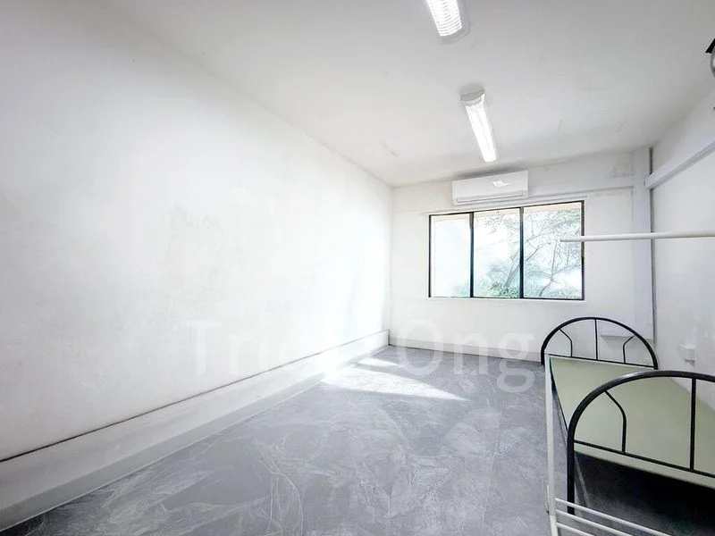 5 Bed Walk-up Apartment (Condo) for Sale in  Macpherson Road - Image 1