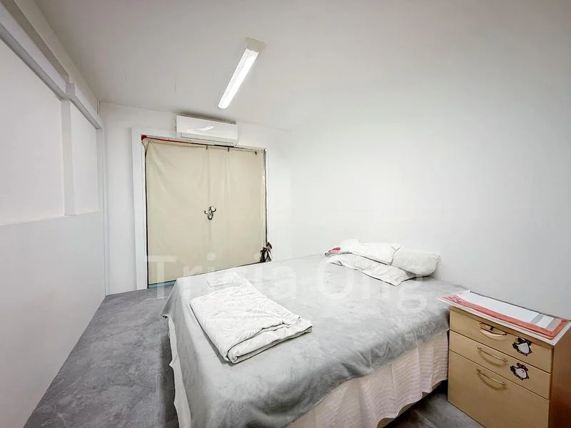 5 Bed Walk-up Apartment (Condo) for Sale in  Macpherson Road - Image 2