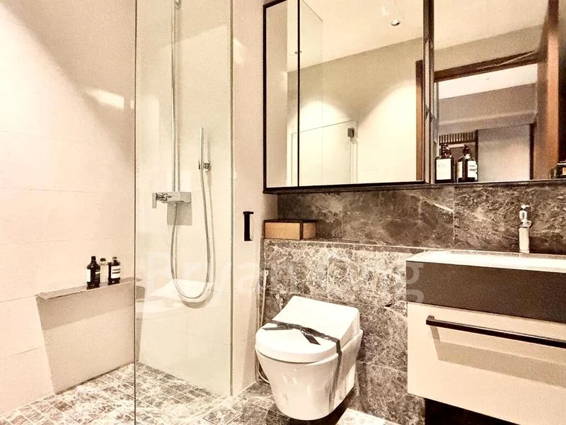 5 Bed Cluster House (Landed) for Sale in  Holland Grove Road - Image 2