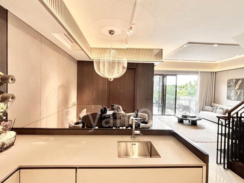 5 Bed Cluster House (Landed) for Sale in  Holland Grove Road - Image 13