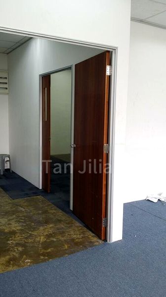 Light Industrial (B1) for Rent: Sindo Industrial Building - Image 8