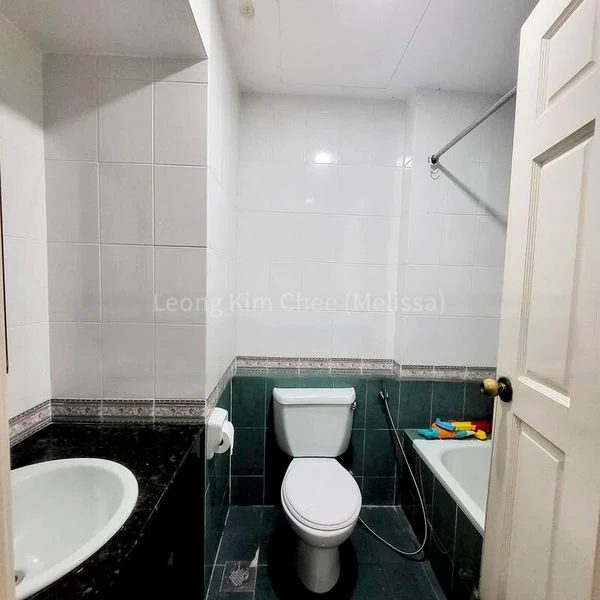 1 Bed Condo for Rent in  Hume Park II - Image 4