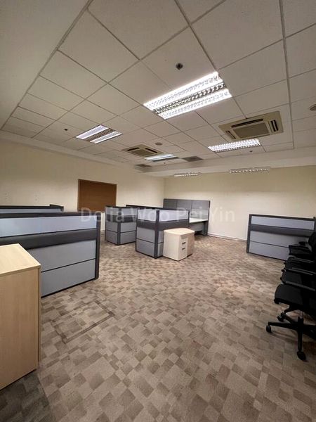 Office for Rent: Spacious B1 Office Space! - Image 13