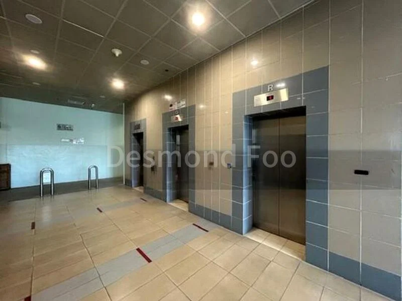 Factory / Workshop (B2) for Rent: 2 Entrances | Loyang Industrial Estate - Image 4