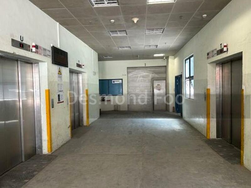 Factory / Workshop (B2) for Rent: 2 Entrances | Loyang Industrial Estate - Image 2