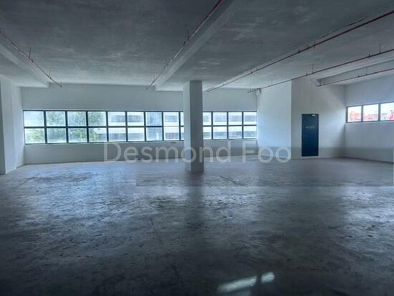 Factory / Workshop (B2) for Rent: 2 Entrances | Loyang Industrial Estate - Image 1