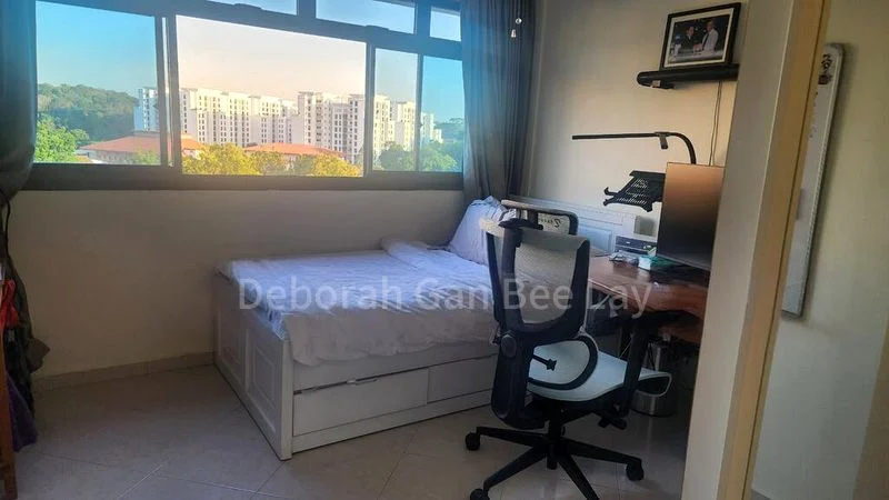 5 Room (5I) HDB for Sale in  290F Bukit Batok Street 24 - Image 1