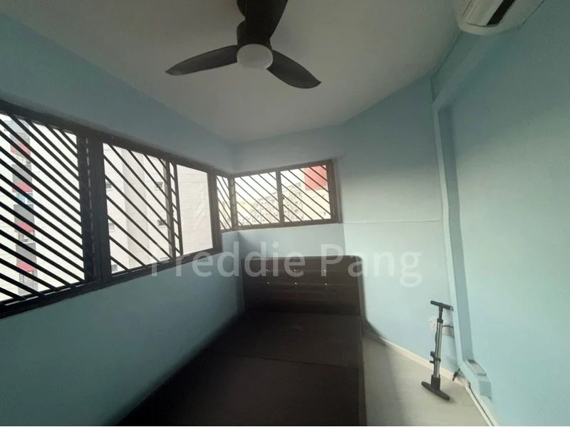 5 Room (5A) HDB for Rent in  416 Jurong West Street 42 - Image 1