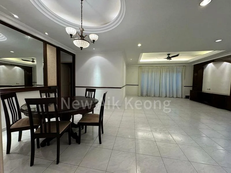 4 Bed Condo for Rent in Hume Park I - Image 1