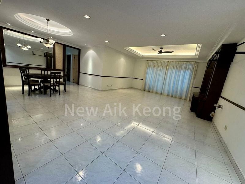 4 Bed Condo for Rent in Hume Park I - Image 9