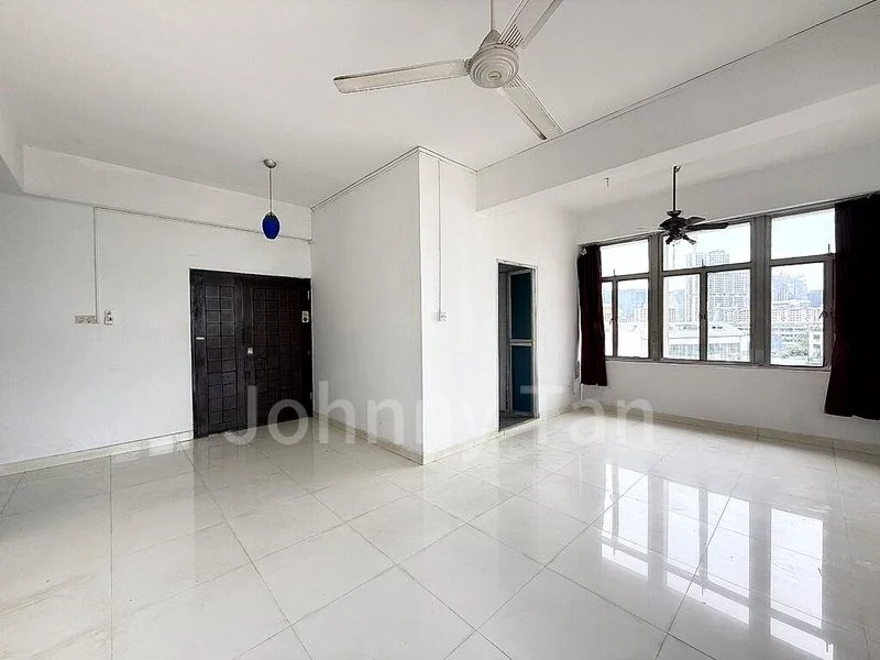 4 Bed Apartment (Condo) for Rent in Hoa Nam Building - Image 2
