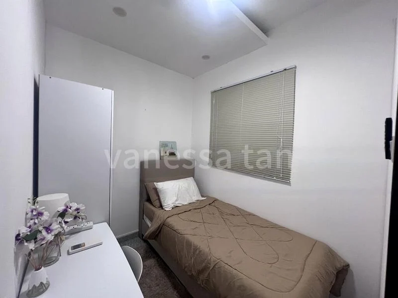 Common Room (Condo) for Rent in  Grandeur 8 - Image 1