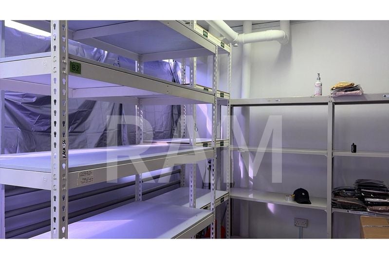 Light Industrial (B1) for Rent in Ys-One - Image 9