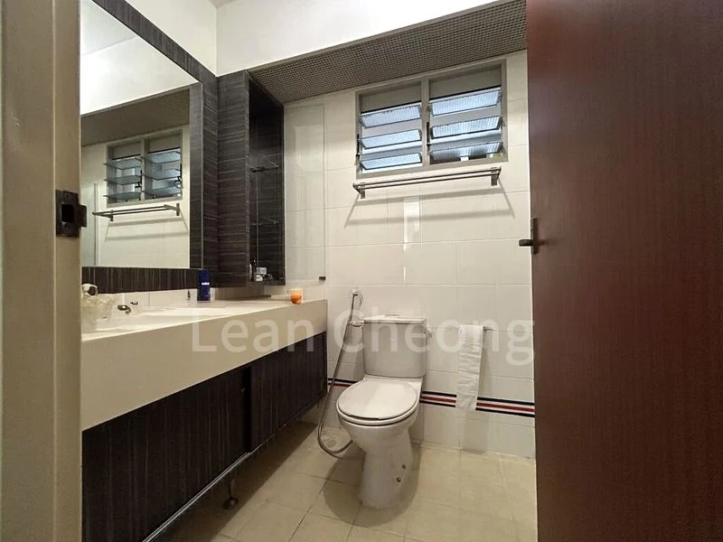 Premium HDB for Sale in 271B Sengkang Central - Image 9