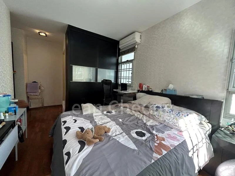 Premium HDB for Sale in 271B Sengkang Central - Image 4