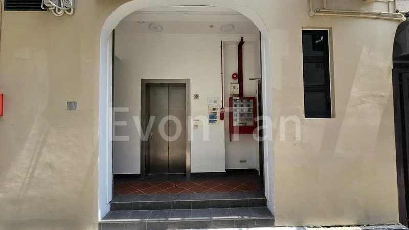 Office for Rent: Shophouse with Lift | Gwaylang Road, between Paya Lebar & Aljunied MRT | Suits Office or Retail - Image 6