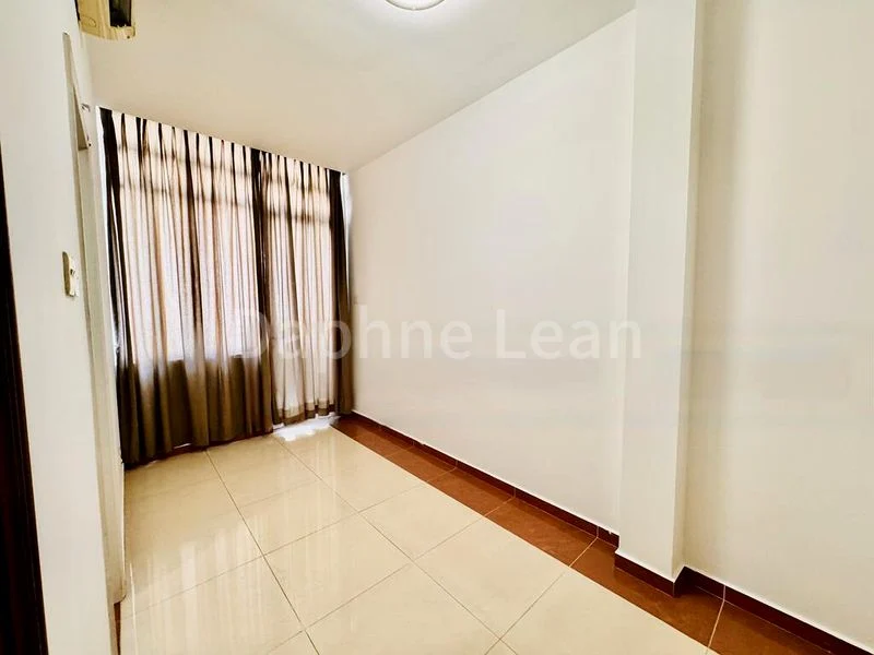 4 Bed Terraced House (Landed) for Rent in  Cambridge Road - Image 5