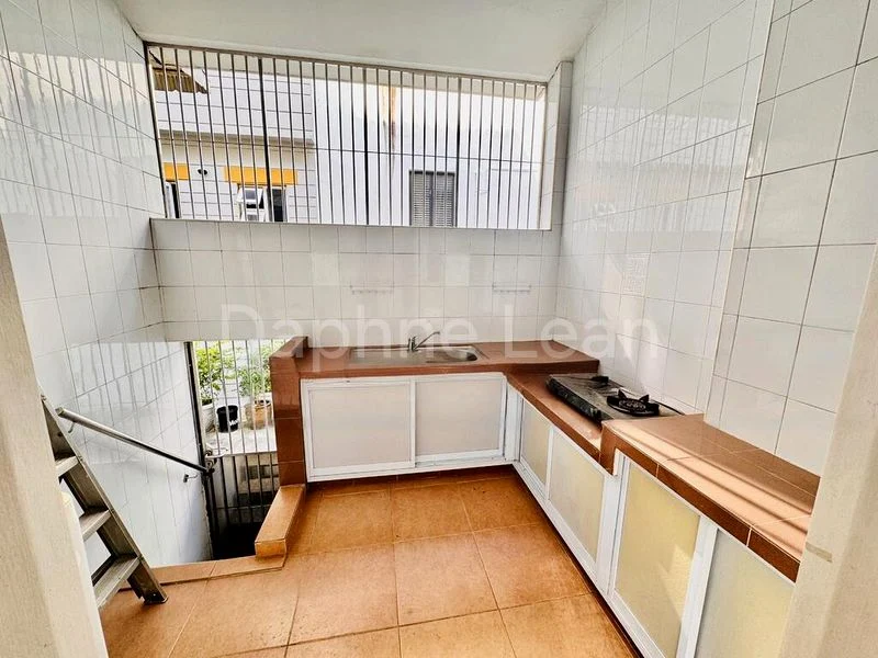 4 Bed Terraced House (Landed) for Rent in  Cambridge Road - Image 4