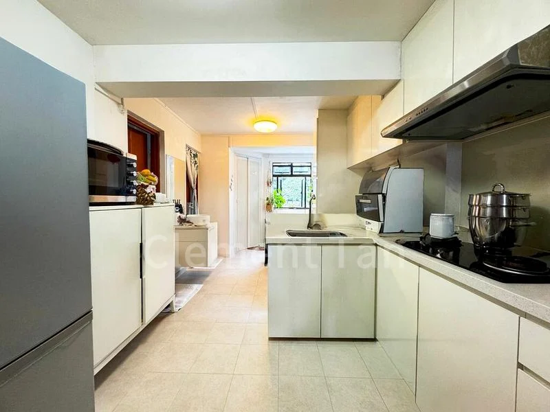 3 Room (3I) HDB for Sale in  19 Ghim Moh Road - Image 2