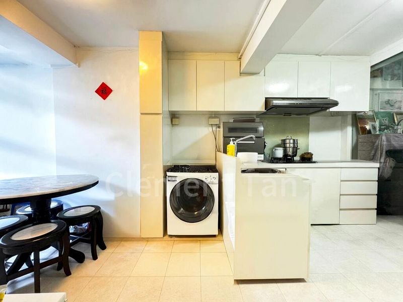 3 Room (3I) HDB for Sale in  19 Ghim Moh Road - Image 3