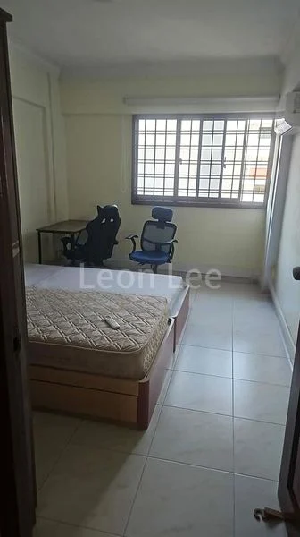 Common Room (HDB) for Rent in  411 Jurong West Street 42 - Image 4
