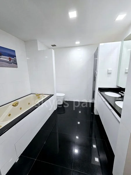 4+1 Bed Condo for Rent in  Palm Spring - Image 11