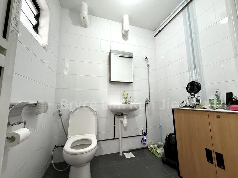 Jumbo HDB for Rent in  311 Woodlands Street 31 - Image 5