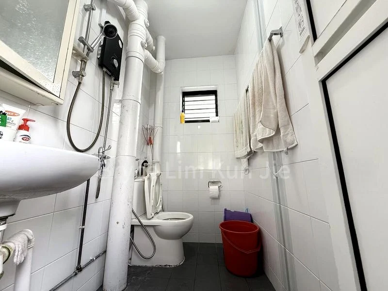 Jumbo HDB for Rent in  311 Woodlands Street 31 - Image 7