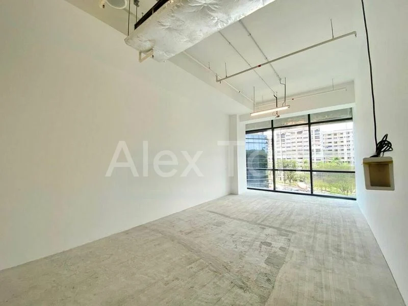 Woods Square Retail Shop for Sale - Image 2