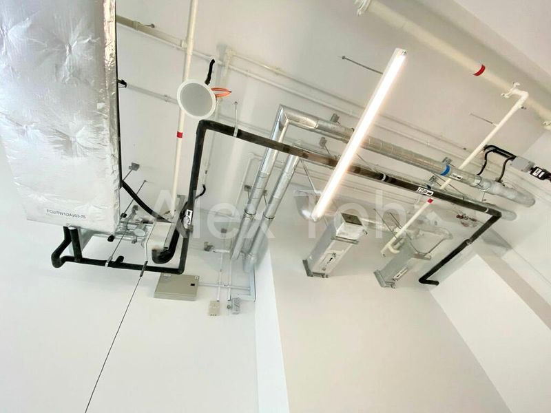 Woods Square Retail Shop for Sale - Image 3