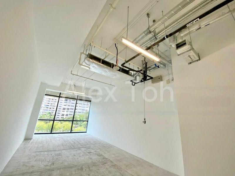 Woods Square Retail Shop for Sale - Image 1