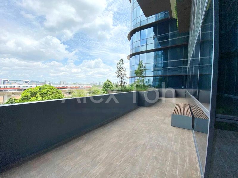 Woods Square Retail Shop for Sale - Image 12