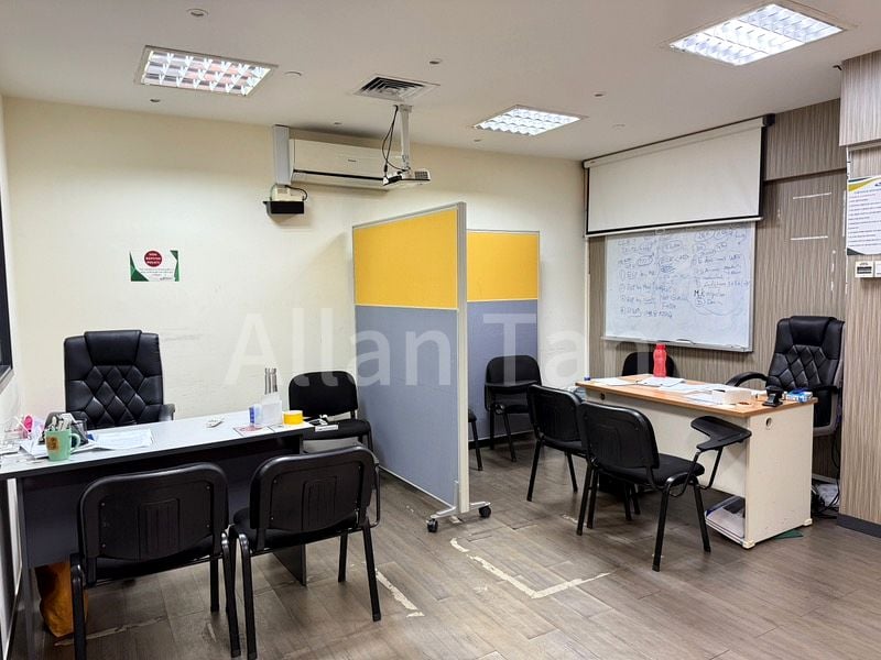 Shop / Shophouse for Sale in  High Street Centre - Image 7