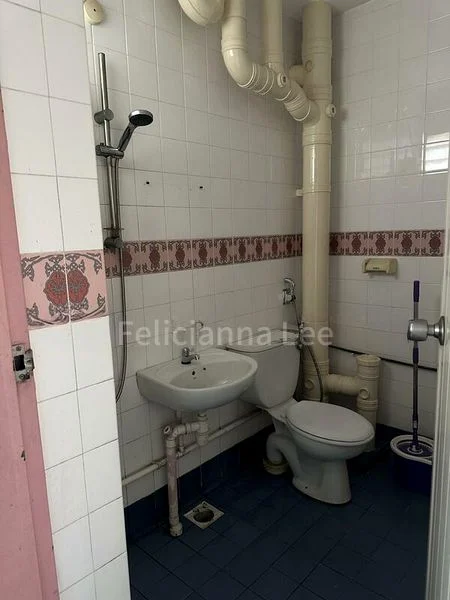 Common Room (HDB) for Rent in  421 Choa Chu Kang Avenue 4 - Image 5