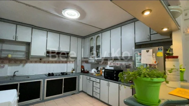 5 Room (5I) HDB for Rent in  382 Tampines Street 32 - Image 3