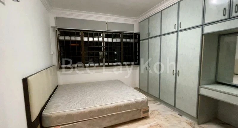 5 Room (5I) HDB for Rent in  382 Tampines Street 32 - Image 4