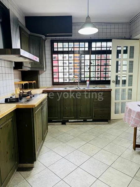 5 Room (5I) HDB for Rent in 711 Tampines Street 71 - Image 3