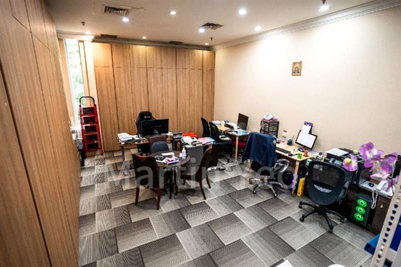 Office for Sale in High Street Plaza - Image 1