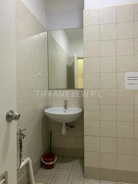 Light Industrial (B1) for Sale: E-Centre @ Redhill - Image 5